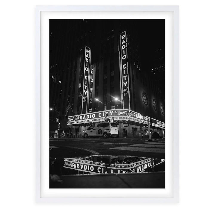 Wall Art's Radio City Music Hall Large 105cm x 81cm Framed A1 Art Print